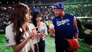 「日本とラテンアメリカは楽しみ方が似ている」ドジャースの選手・監督が語った東京ドームの“観戦文化”