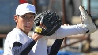 強豪校が打てない120キロ、元巨人のコーチと磨く　センバツ浦和実