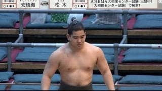 体操選手のような序二段力士、空中“1回転”で軍配差し違え…驚異の身体能力で行司を惑わす「驚異的な土俵際の粘り」