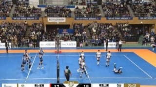 絵に描いたような「大の字」 女子バレーで強烈スパイクを受けて後方に吹っ飛んだ衝撃映像