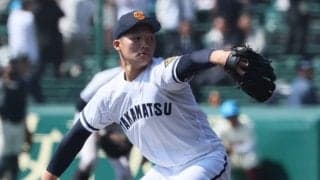 高松商の152キロ右腕がほろ苦デビュー…甲子園は“速いだけ”では通用しない【センバツ】