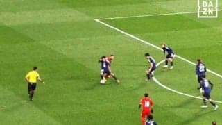 衝撃！ 久保建英が“守備するメッシ”に超進化「柔らかすぎ」「いやーすごい」「そこに久保！？」爆速プレスバック→超絶ドリブルに解説陣も驚愕