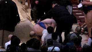 人気力士が車椅子を断固拒否 「アカン、これは泣ける」乗らない選択…満身創痍の姿に惜しみない拍手