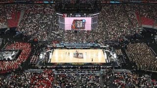 バスケを愛する投資の神様…毎年恒例のNCAA予想大会で従業員に1.5億円を授与