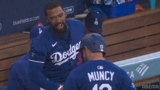 「きたきたきたーｗ」大谷翔平の同僚“テオヘル”のかわいすぎる歓迎シーンが話題 仲間のHR祝福準備に「テオかわいいｗ」「のりのりやん」