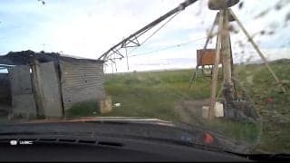 あわや小屋激突！世界ラリーで日本人ドライバーが“神業回避” 海外ファンも驚愕「なんて近いんだ」「タカの幸運な脱出劇」