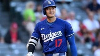 大谷翔平を背景に“仰天行動”「いい写真でしょ」　仕事そっちのけ…微笑ましい凱旋試合