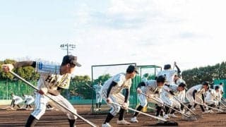観客席驚き「あれは何だ」　“低姿勢”に拍手喝采…球児の価値上げる「激戦区の風物詩」