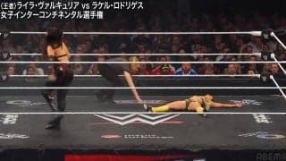 “デカ女”レスラー、衝撃の迎撃ビッグブーツに美女王者が“大の字”悶絶 「うそだろ…」実況あ然