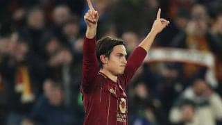 手術を受けたディバラが松葉杖姿でロンドンから帰還！｢僕は元気だよ、みんなありがとう｣