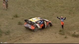 「もはやパリダカ」世界最速ラリー車がぶっ壊れた…中継が捉えた決定的瞬間にファン驚愕「道ぼっこぼこやん」