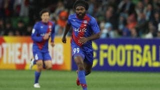 栃木CがJをよく知る41歳FWピーター・ウタカを獲得! 昨季限りで甲府を退団、Jリーグでは7クラブ目の在籍に