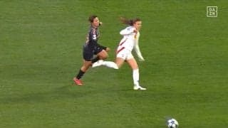 何があった？日本代表選出の谷川萌々子、競り合いで転倒し負傷退場に「大丈夫なん？」「きついな」担架で運ばれる姿にファンは心配の声