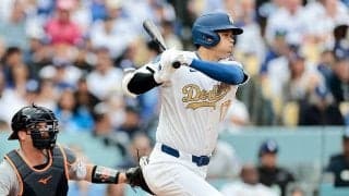大谷翔平、米開幕戦で衝撃アーチ　2試合連続2号…逆方向への豪快弾に本拠地騒然