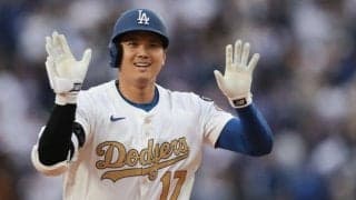 大谷翔平が「観客のためにショーを披露」米開幕戦でも一発　“千両役者”ぶりに本拠地ファンも熱狂