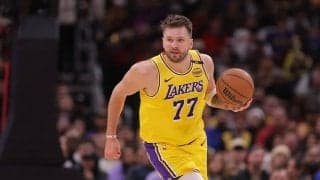 レイカーズがブルズに劇的逆転負け…八村塁はペイサーズ戦後の痛みが大きく欠場