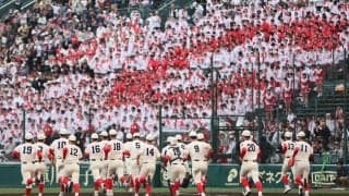 智弁和歌山が変則左腕・石戸を攻略！4番・福元は「悔しい思いをもって、やって来た」と4安打！横浜との決勝へ【25年センバツ】








