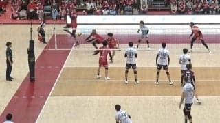 男子バレー、まるで野球の“ナックルカーブ”！？ 鋭く曲がって落ちる“魔球サーブ” エグすぎる軌道に相手選手も思わずジャンプ