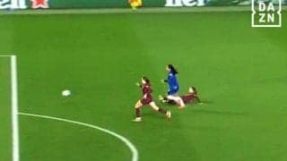 「本当に勇敢だ」マンＣ長谷川唯、“魂のスライディング”で大ピンチ救う！「計り知れない貢献」「ハングリー精神や信念がある」現地ファン選定のMOM受賞【女子CL】