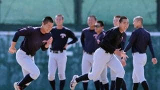 横浜「チーム良い状態」　智弁和歌山「速球派対策を」　センバツ決勝