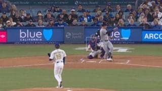 「すごい球だ」山本由伸、内角に食い込む“新魔球”「軌道エグい」 相手主砲がフルスイング“空振り三振”… ファン騒然