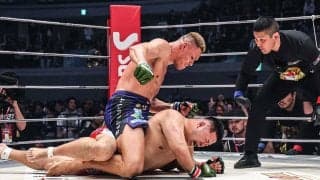 【RIZIN.50】身長204cmのエドポロキング、2度テイクダウン奪われるピンチも……“ロープを蹴って形勢逆転”TKO勝利
