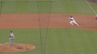 信じられない！ 大谷翔平が“デカすぎる”「マジかよ…」 前田健太のモーションを盗む→大胆リードから“爆速盗塁”「本当に走るの！？」