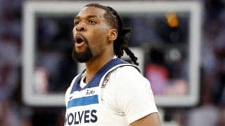 ウルブスとピストンズが観客席を巻き込む大乱闘…ヘッドコーチ含む計7名が退場処分