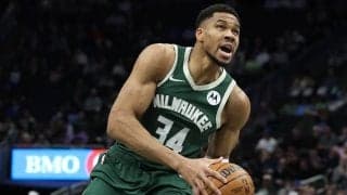 「ヤニスなら1970年代に1試合で250得点していただろうな」…レブロンの発言にヤニスが反応