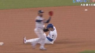 変わってる…！ 大谷翔平、進化した“新スライディング”に衝撃「バケモンやん」「エグい」 余裕で二塁を陥れる“爆速盗塁”に球場騒然
