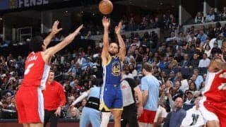 カリーが12本の3ポイントを含む52得点の爆発…ウォリアーズがグリズリーズから白星