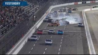 「何台絡んだんだ！」コース上接触だらけ…物議を醸す劇的決着にドライバー大激怒「そんなぶつかり方する？？」