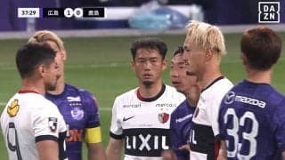 激昂！ 鹿島FWの“突き飛ばし暴挙”にスタジアム騒然…「レッドだろ」「なんてことするんだ」「しょうもないことするな」広島MFの遅延行為から一触即発になった一部始終