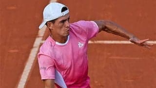  24歳 得意のクレーで8強 