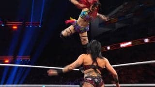 日本人女王、“あり得ない”迎撃技に悶絶 「普通はできません」“最狂”女子レスラーの一撃に実況も驚き