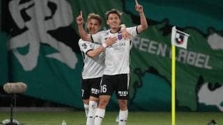 FC東京が｢QRコード｣で仕掛けるも…先制は｢勢いと強引さ｣のヴェルディ！東京ダービー｢3年連続の決着｣に両軍サポーターの｢選択｣は