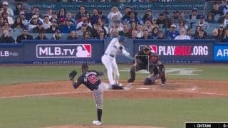 ガンガン振ってきた！大谷翔平、技あり“爆速ヒット”「オーラ全開」 初球からフルスイングの積極的打撃「これぞ大谷さん」