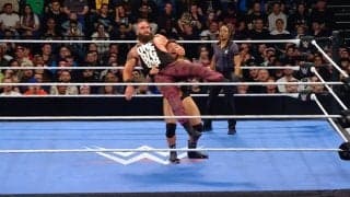 ウソだろ？ 2メートル超え“巨獣”レスラーをぶん投げた！ 大人気レスラー“火事場の馬鹿力”で巨体が宙を舞った瞬間「よく持ち上げたな」