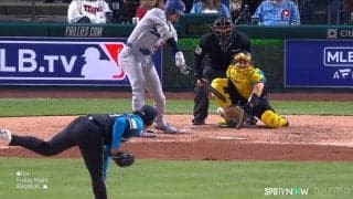 ママも大興奮！？“世界一の大谷翔平”斬りに観客席からこぶし振り上げ熱狂 ファンも大共感「うひょー」「ママｗ気持ちわかるよｗ」