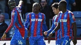 退場誘発の鎌田大地が三笘薫との日本人対決制す！　合計3人の退場者出たM23ダービーはパレスに軍配【プレミアリーグ】