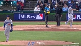 何が起きた？ 山本由伸の速球で“まさかの展開”「怖っ！」 見逃し三振した打者が不気味なリアクション「笑うしかない」