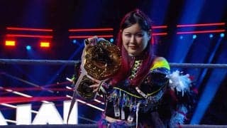 「笑顔がカワイイ」人気日本人女子レスラーの“映えすぎ”私服写真が反響…欧州ツアーのオフで魅せたド派手ファッションにファン興奮