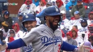 「今日はテオの日や」T・ヘルナンデス、孤軍奮闘！2打席連続HRにファン絶賛「テオさんやばすぎ」“コスデコポーズ”も披露 