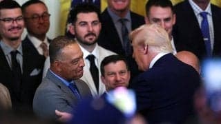 トランプ大統領、“因縁”ロバーツ監督を祝福　冗談交え手腕評価「ジョージでもクビにはならなかった」