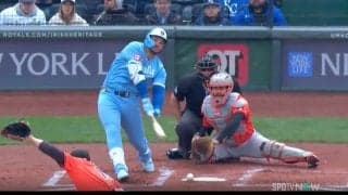 恐ろしい軌道… オリオールズ菅野智之に打者が“崩れ落ちる”「えげつない」 ベース直前で急落→ワンバンの落ち球で“空振り三振”「落ち幅すごい」