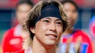 ｢バリバリ現役で夢追いかけてます｣プロサッカー佐野渓、『仮面ライダー鎧武／ガイム』イケメン俳優の双子兄と“お揃い金髪姿”で誕生日報告