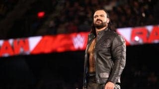 本当に悪役？ “イケおじレスラー×子猫”の癒されまくる2ショットが大反響…黒猫を抱きしめる巨漢で眼帯“狂気の男”がカッコいい