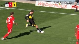 キレキレ妙技！“超絶クライフターン”にファン大興奮「グロスの切り返し独特だよな」「うますぎ」「得意のキックフェイント炸裂」三笘薫元チームメイトが魅せた瞬間