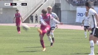 「今節のベストゴール！」「とんでもないシュート」胸トラップからダイレクトで振り抜く30m級ドライブボレーシュート炸裂の瞬間！3連続ゴール取り消し後の正真正銘“キャプ翼級ゴラッソ”
