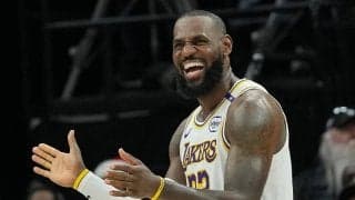 レブロン・ジェームズが“バービー人形”に…男性アスリート史上初のコラボ